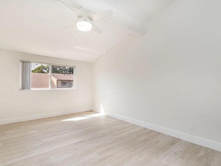 211 Maplecrest Circle