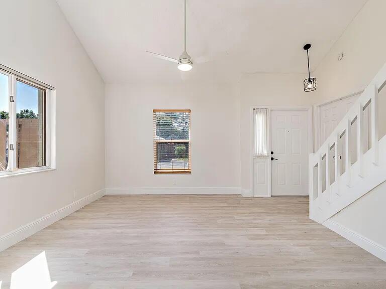 211 Maplecrest Circle