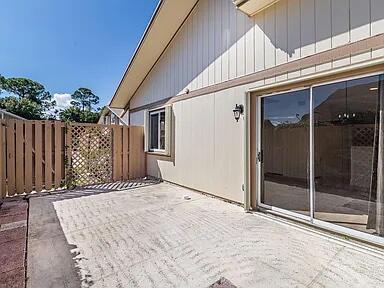 211 Maplecrest Circle