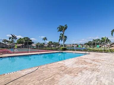 211 Maplecrest Circle