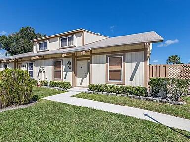 211 Maplecrest Circle