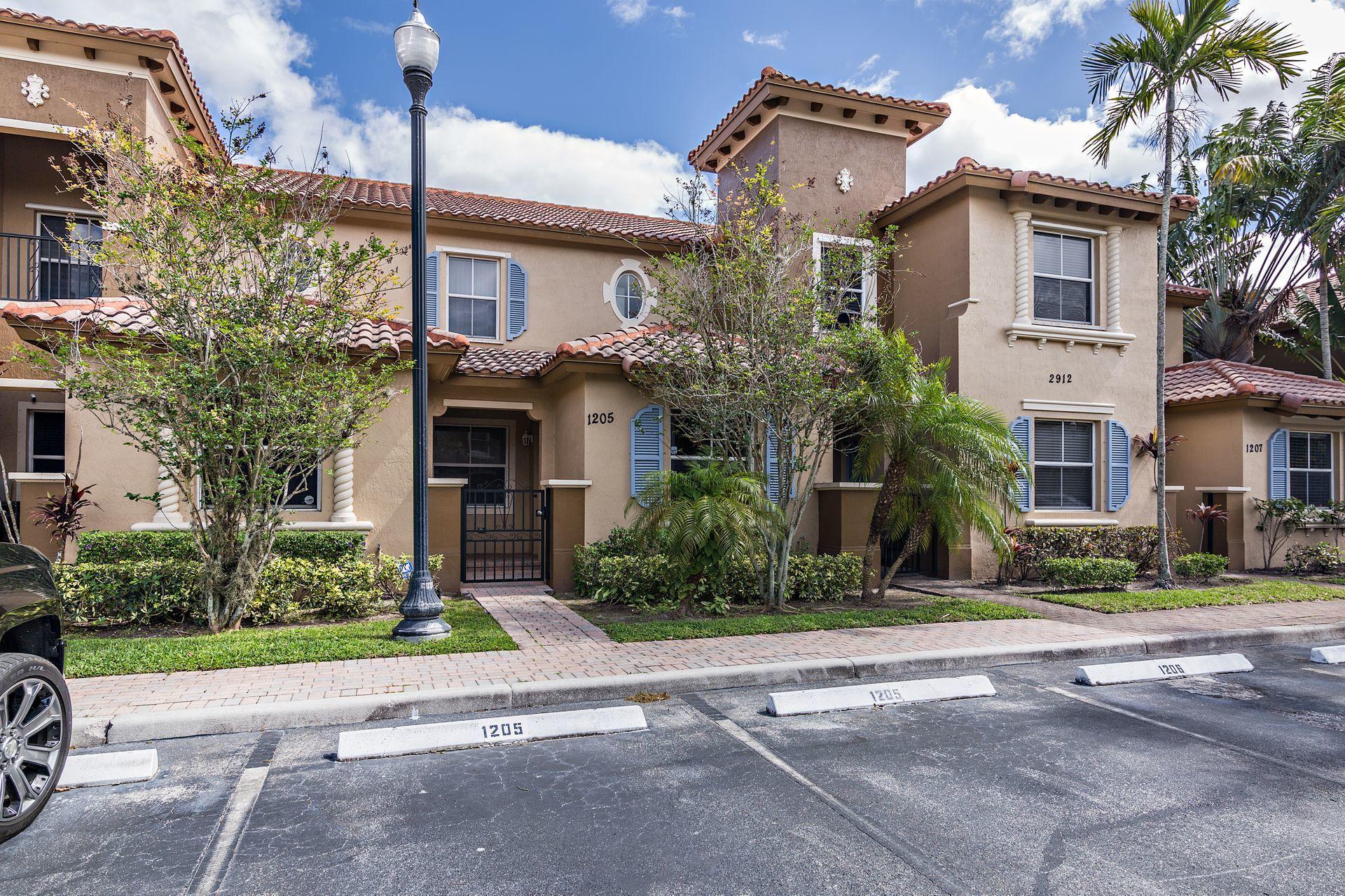 2912 Hidden Hills Road 1205