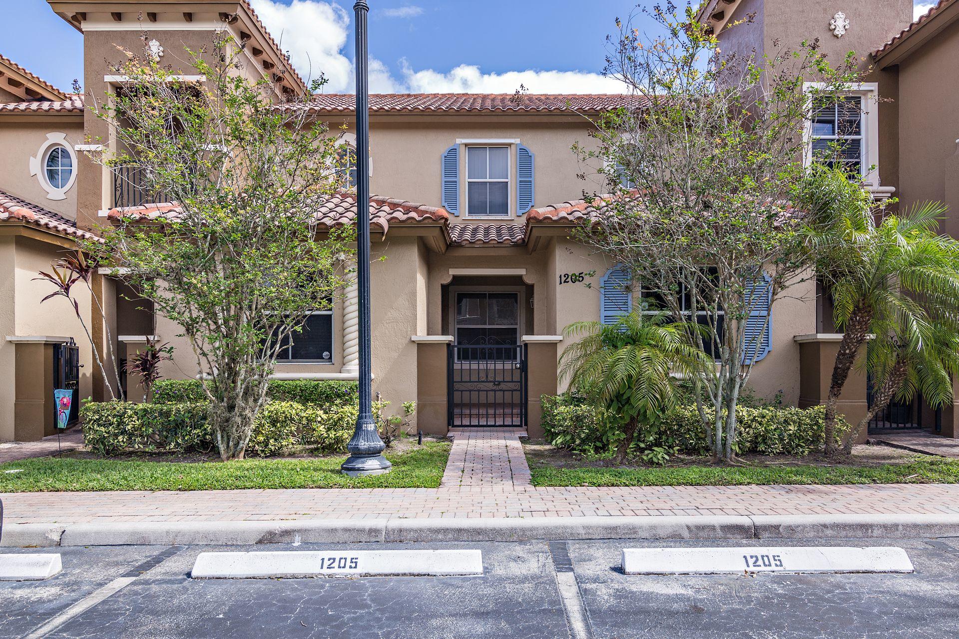 2912 Hidden Hills Road 1205