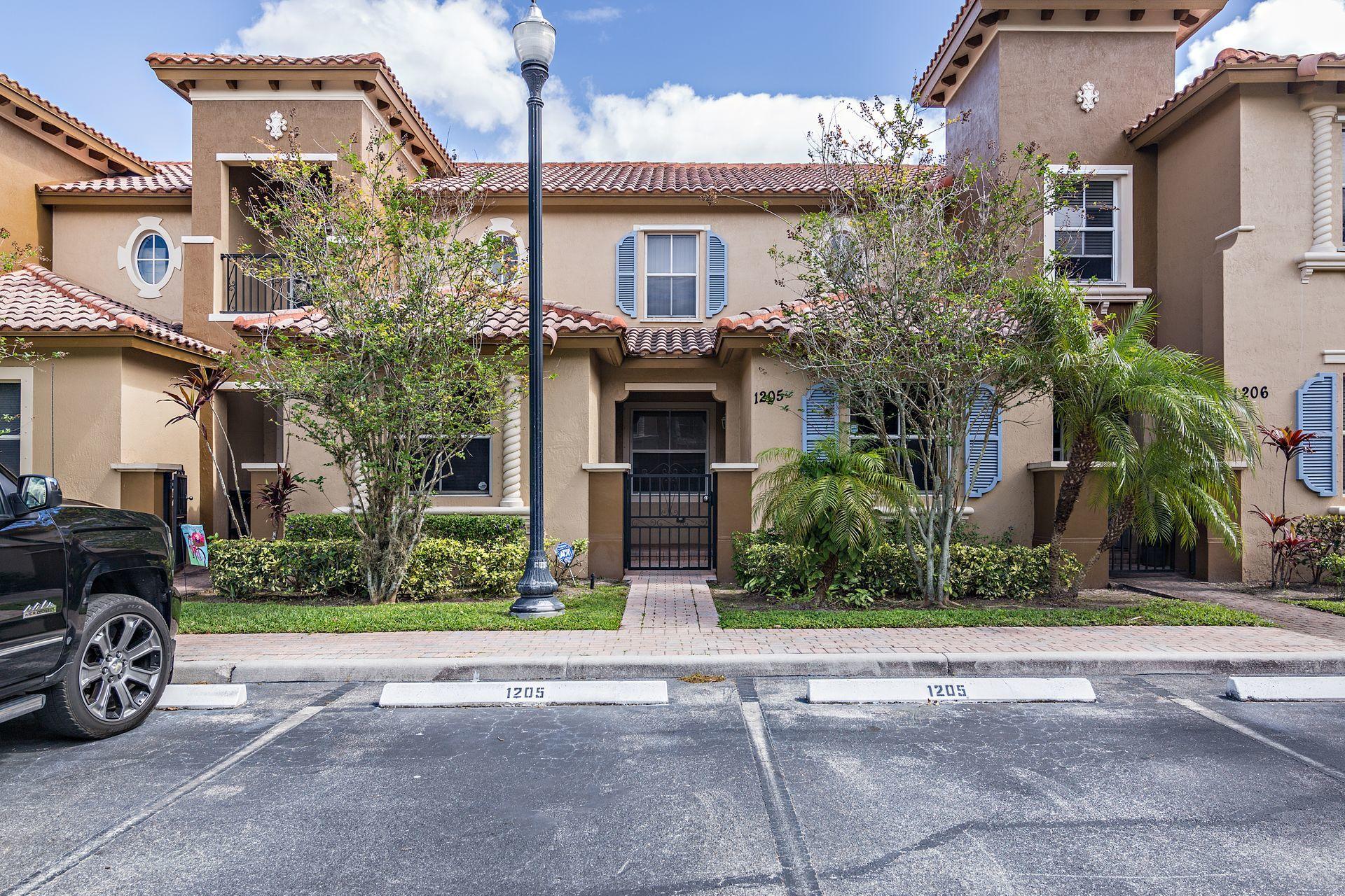 2912 Hidden Hills Road 1205