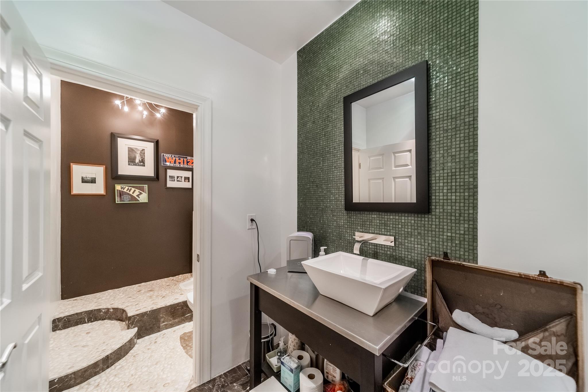 310 Arlington Avenue Unit: 319