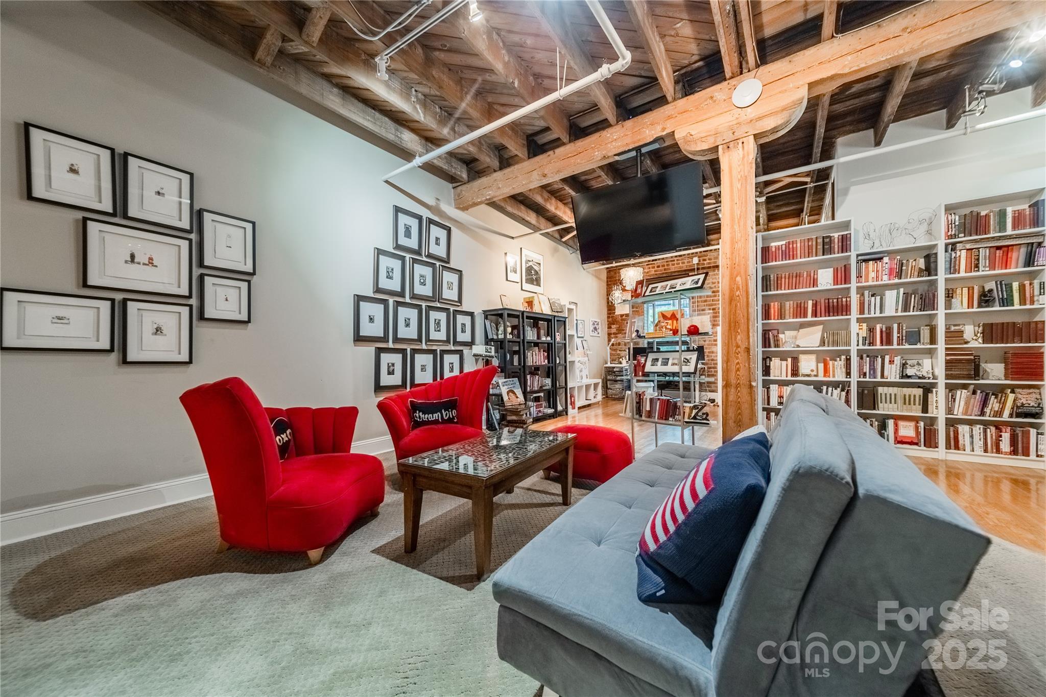 310 Arlington Avenue Unit: 319