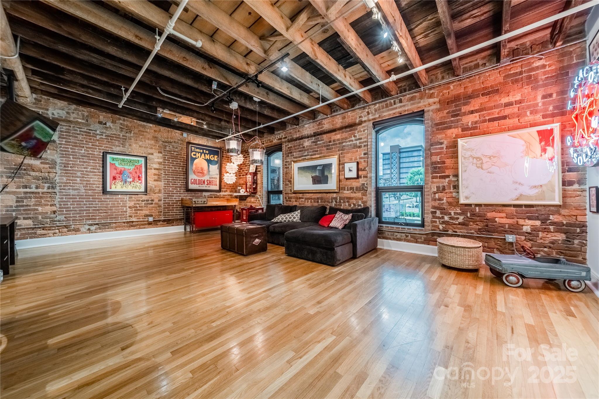 310 Arlington Avenue Unit: 317