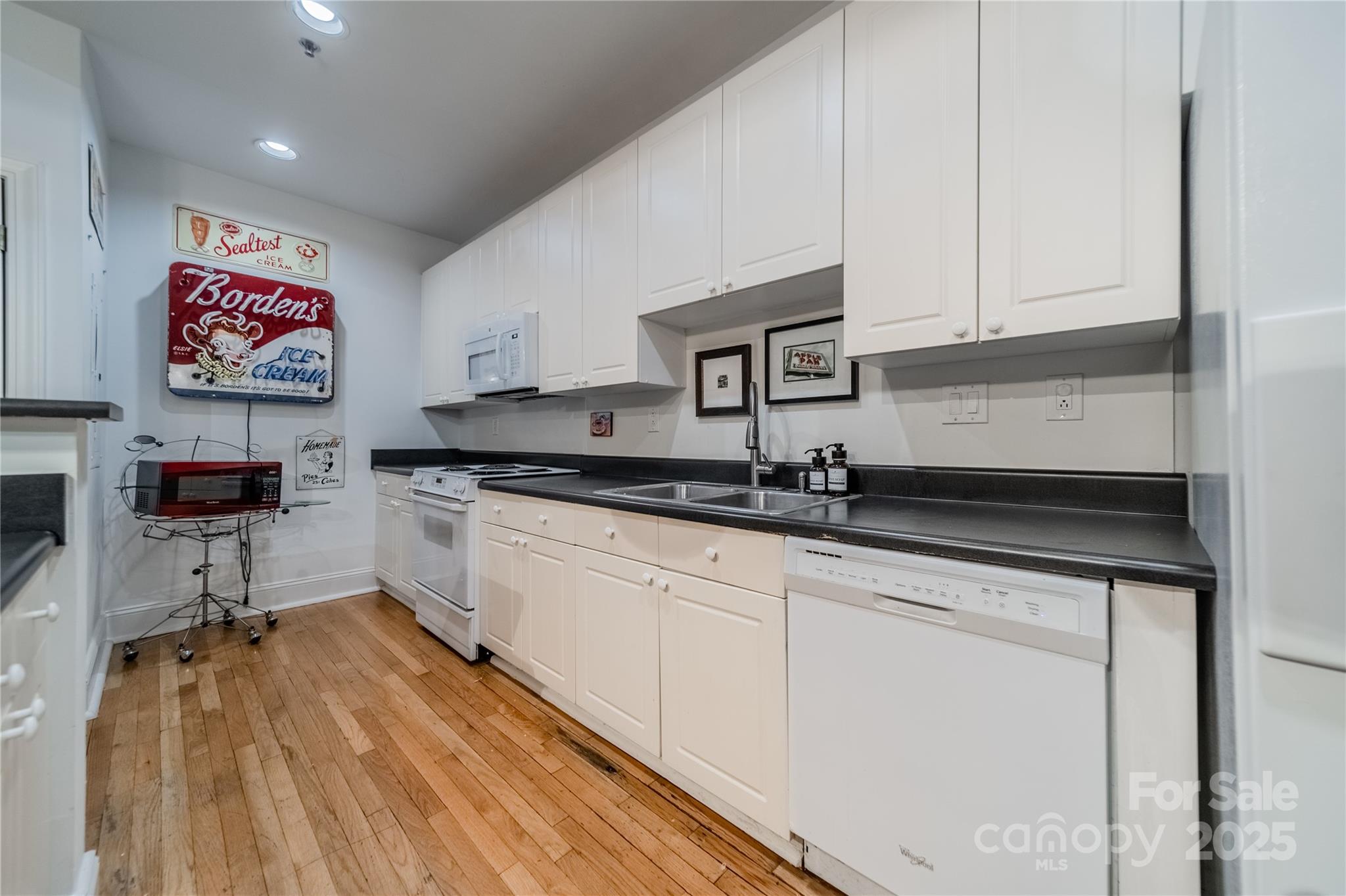 310 Arlington Avenue Unit: 317