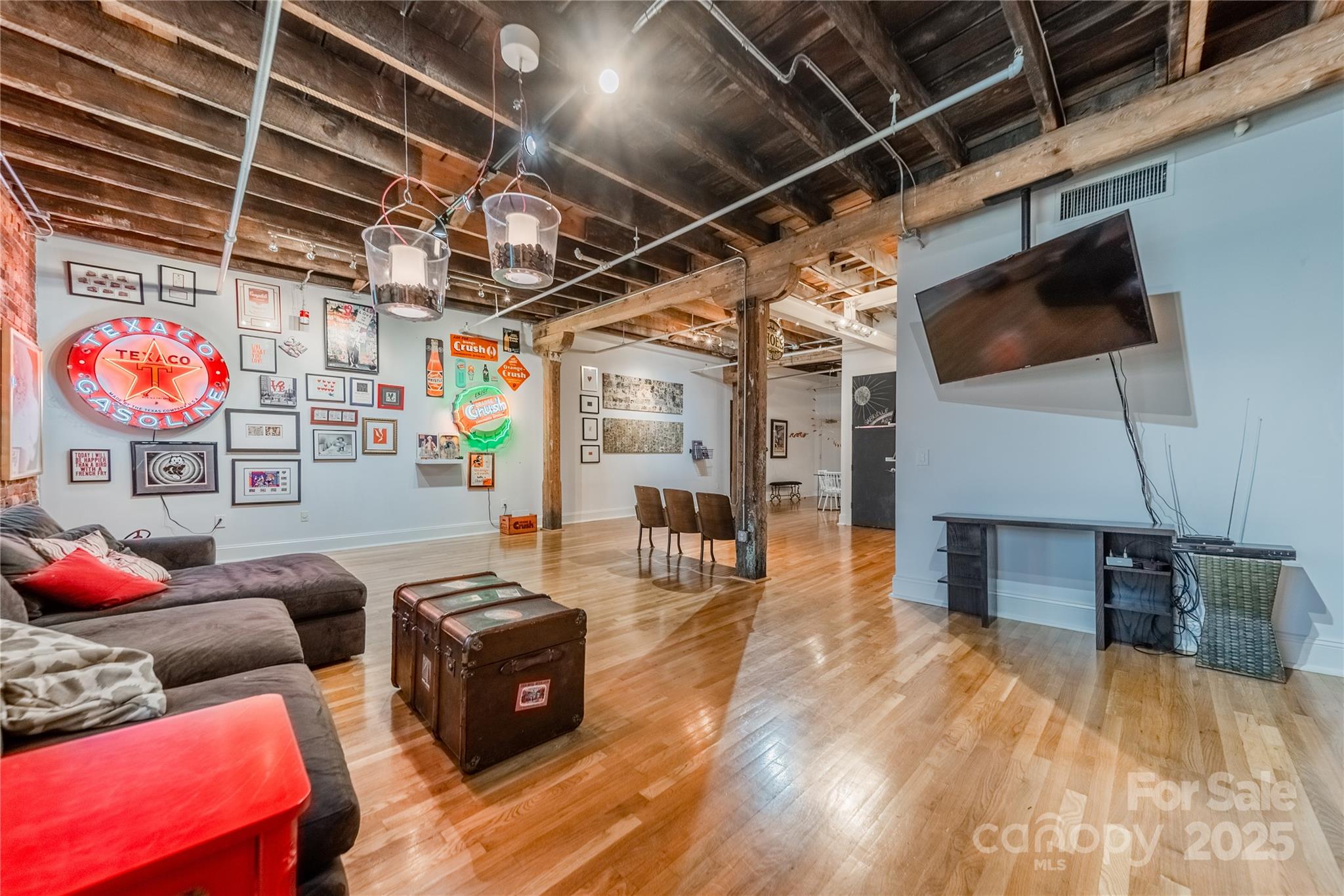 310 Arlington Avenue Unit: 317