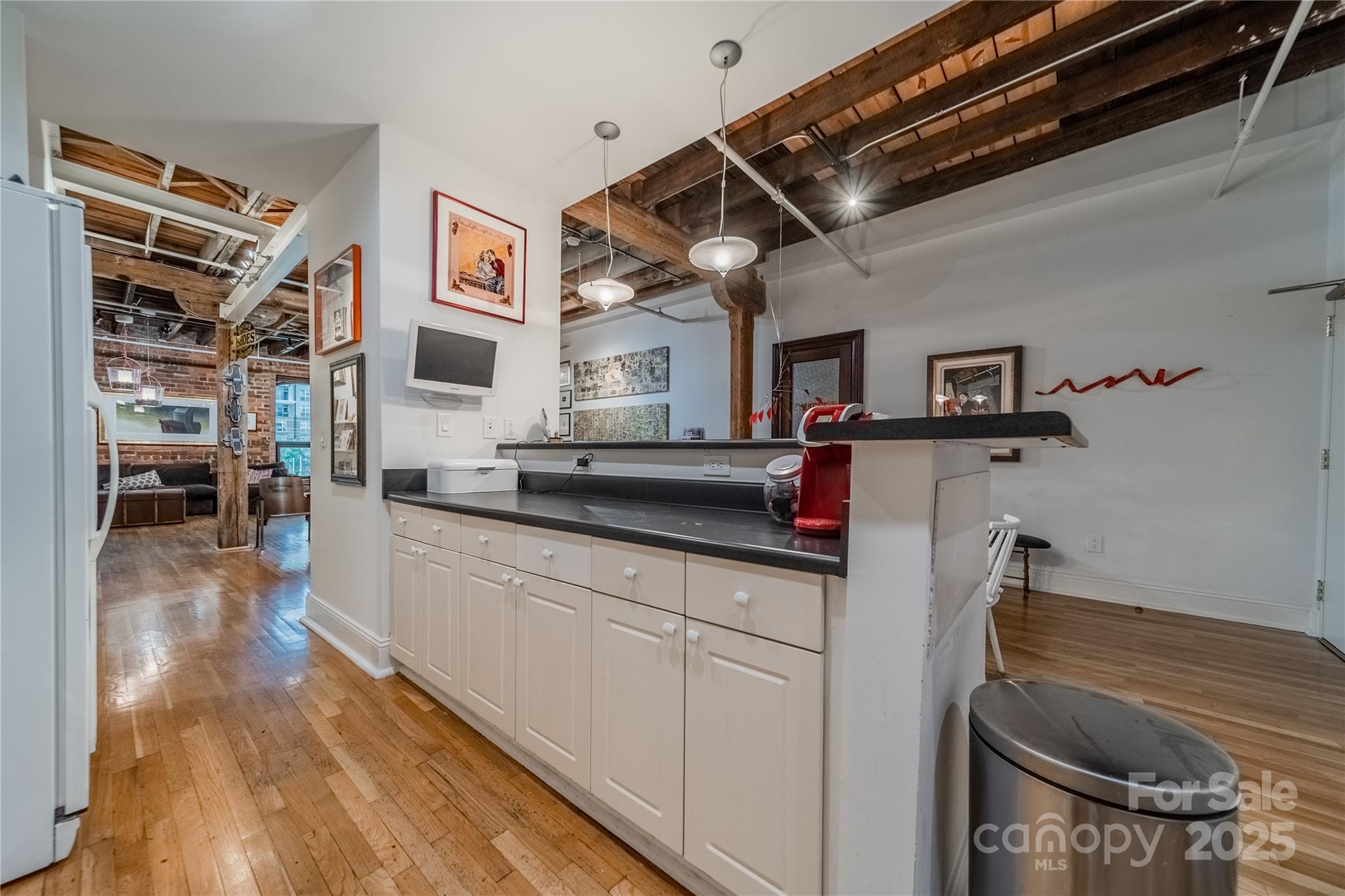 310 Arlington Avenue Unit: 317