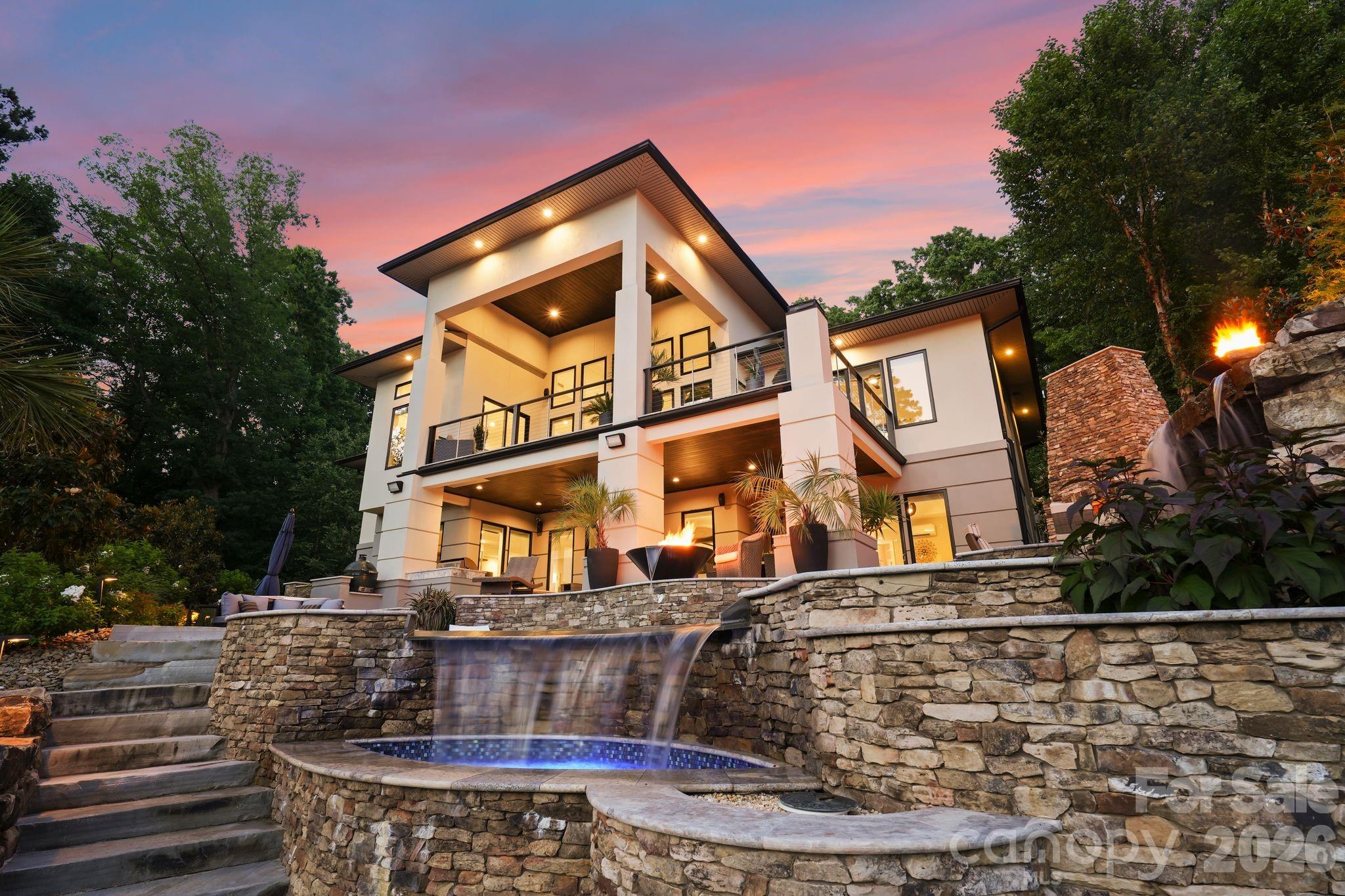 106 Norcross Lane