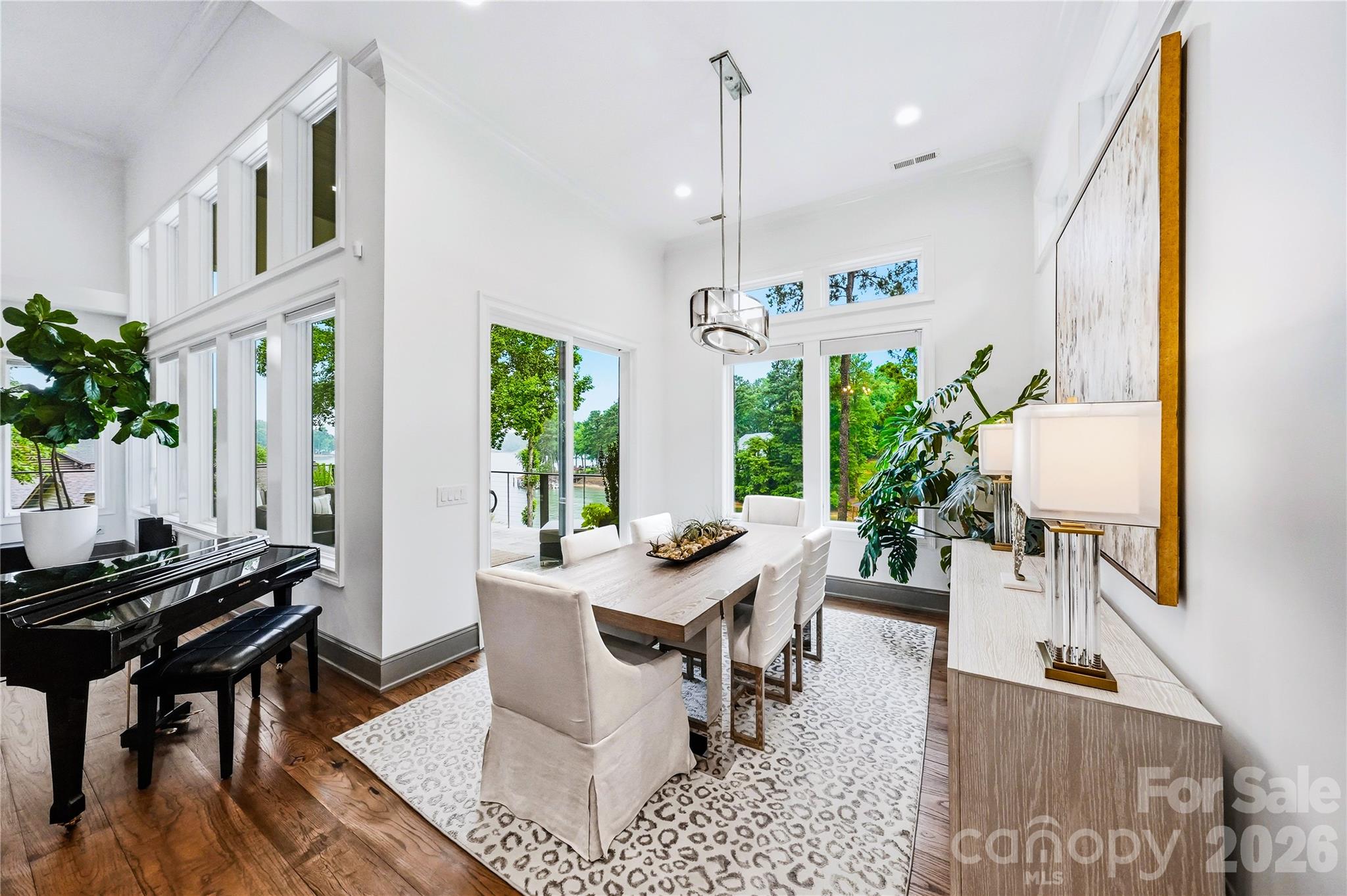 106 Norcross Lane