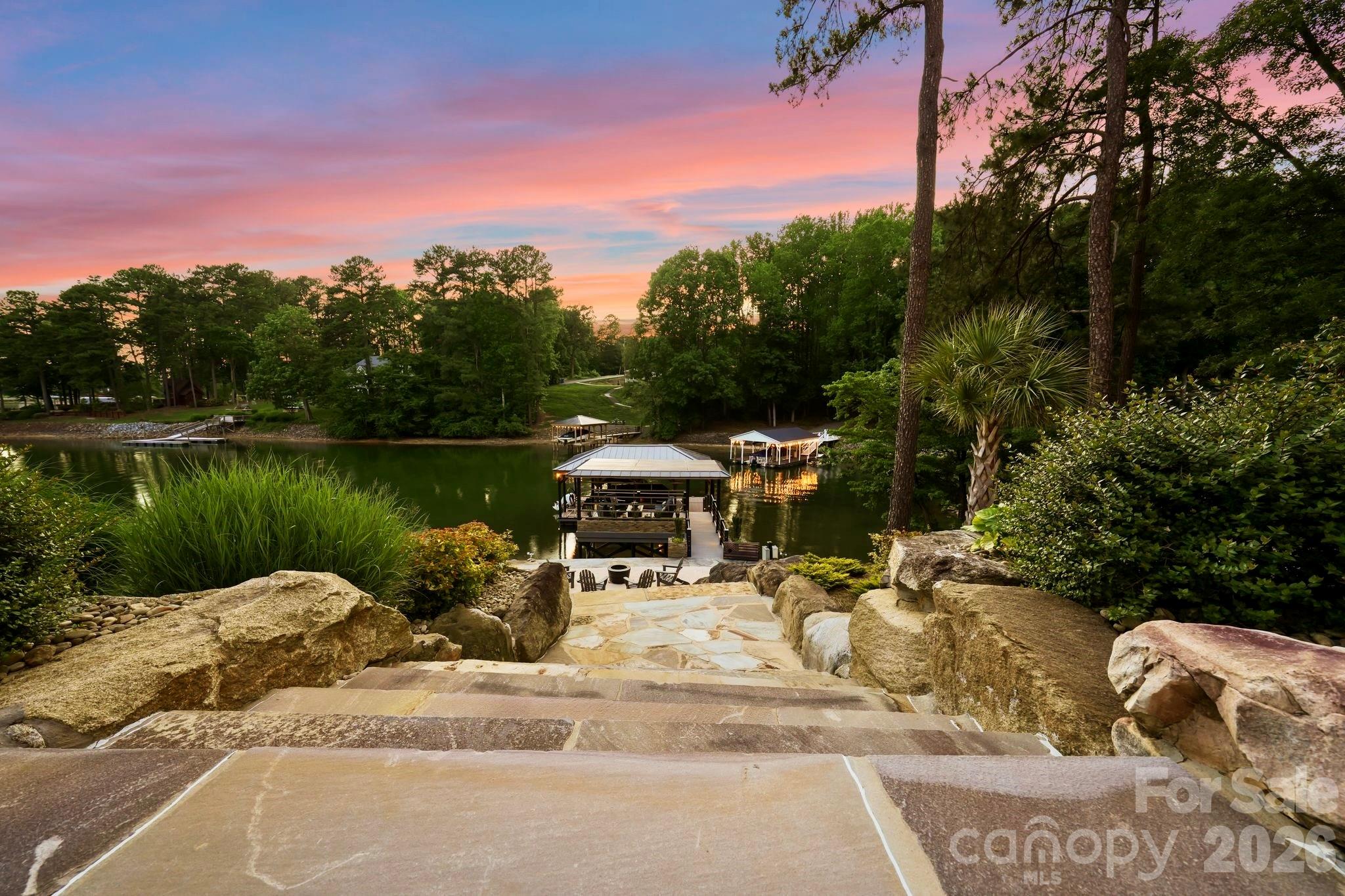 106 Norcross Lane