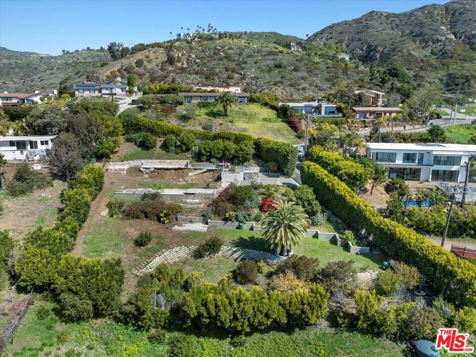 4755 Avenida Del Mar