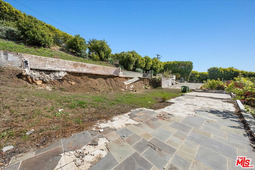 4755 Avenida Del Mar