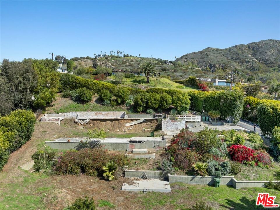 4755 Avenida Del Mar