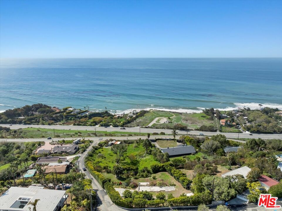 4755 Avenida Del Mar