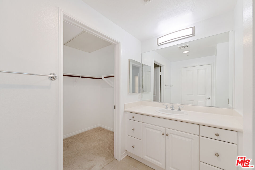 6020 Seabluff Dr Unit: 218