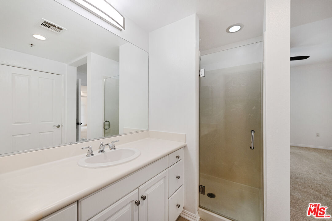6020 Seabluff Dr Unit: 218