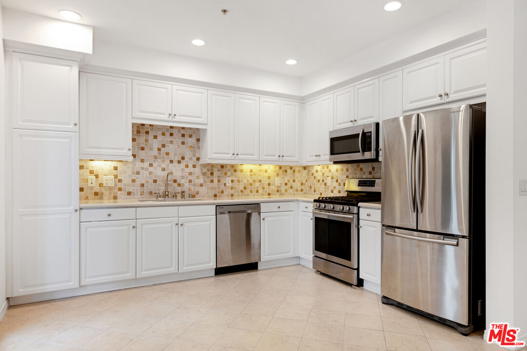 6020 Seabluff Dr Unit: 218
