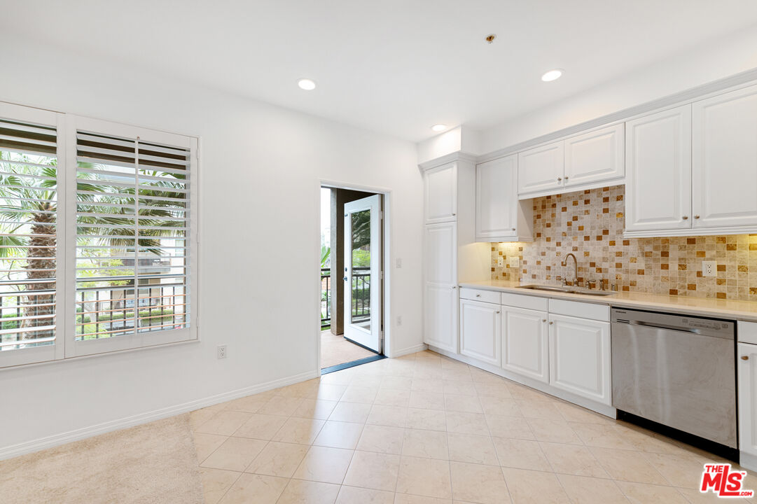 6020 Seabluff Dr Unit: 218