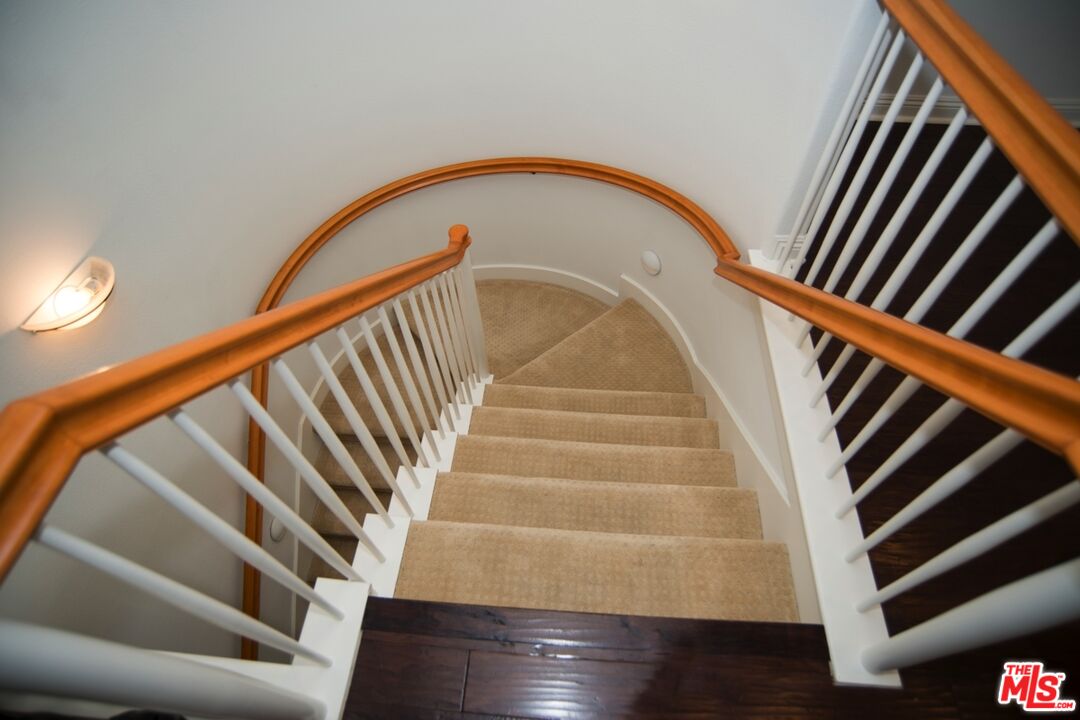5831 Seawalk Dr Unit: 221