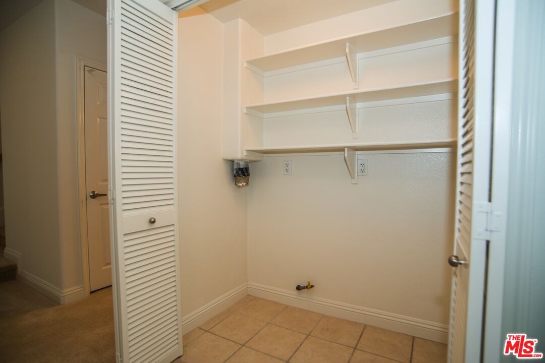 5831 Seawalk Dr Unit: 221