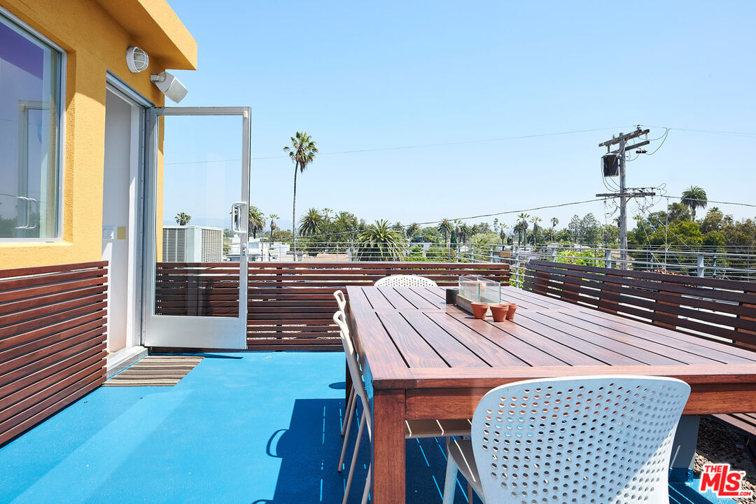 417 Venice Way