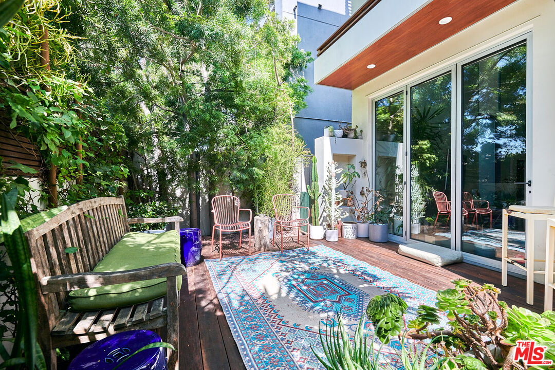 417 Venice Way