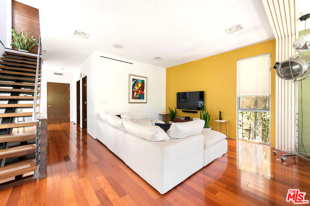417 Venice Way