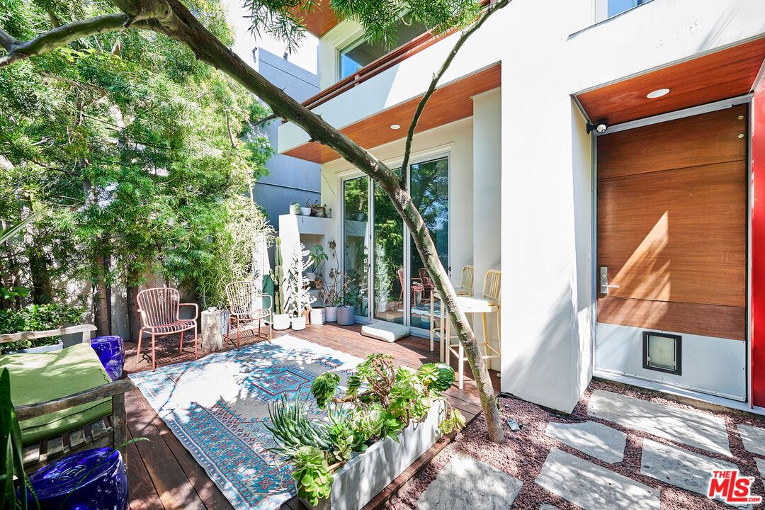 417 Venice Way