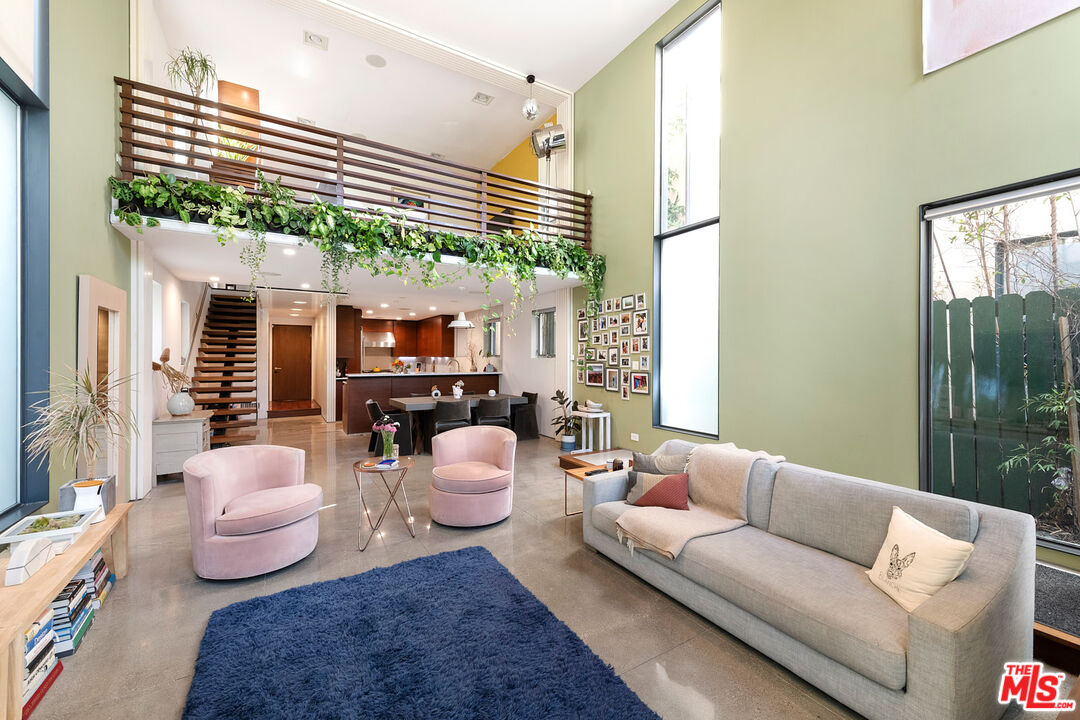 417 Venice Way