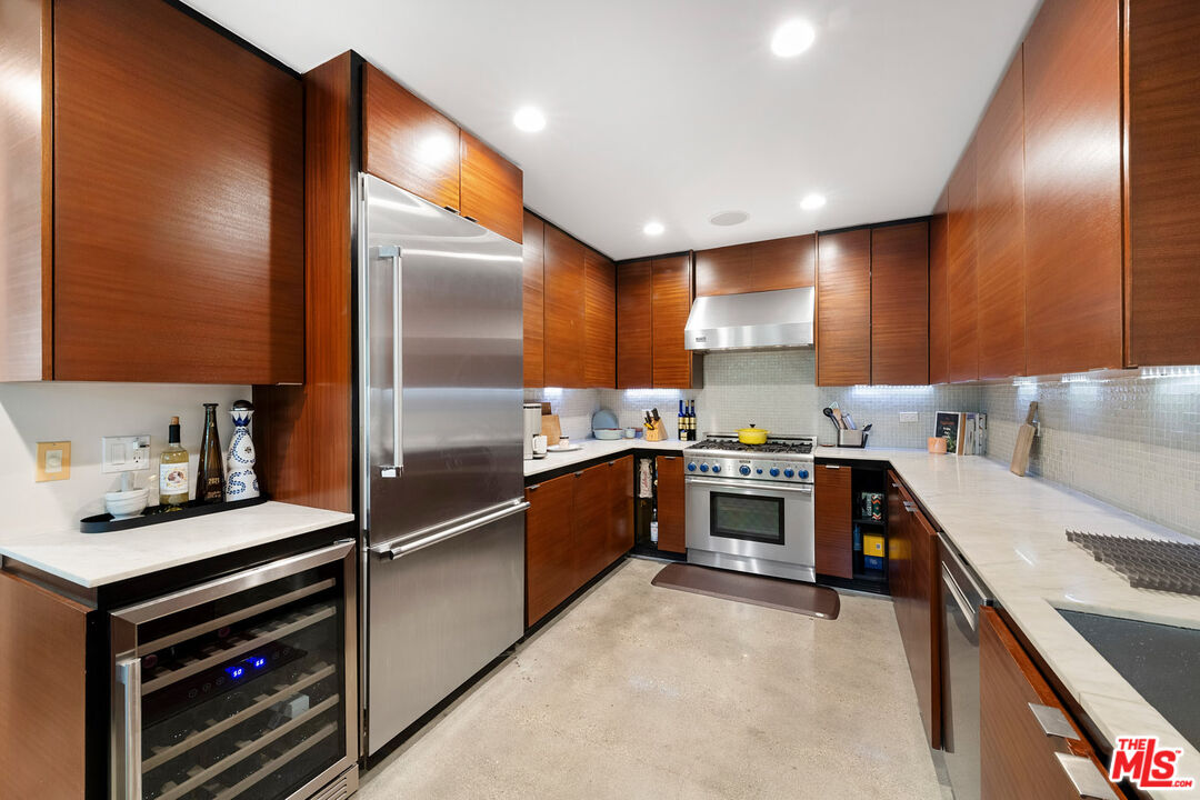 417 Venice Way