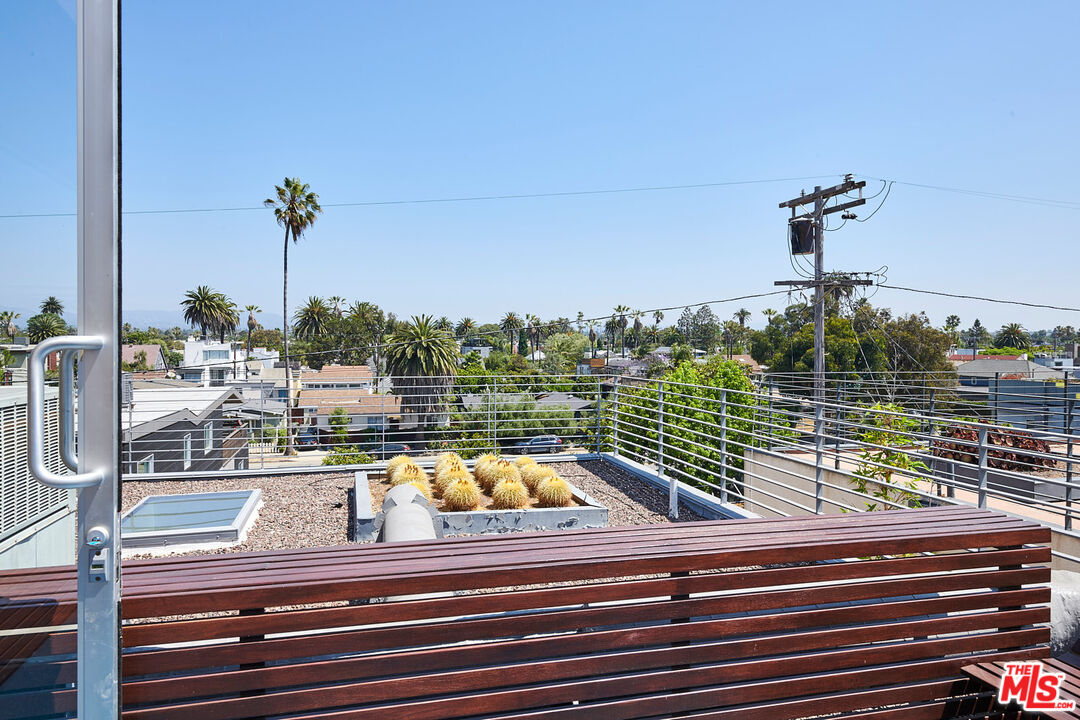 417 Venice Way