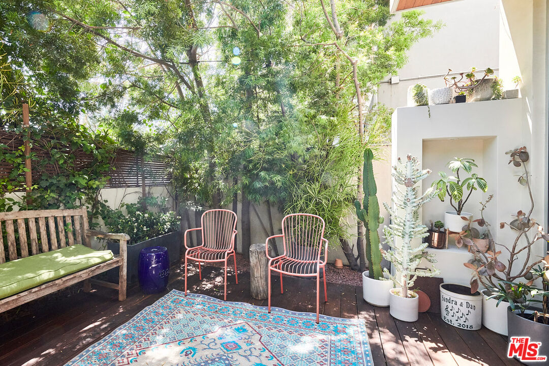 417 Venice Way
