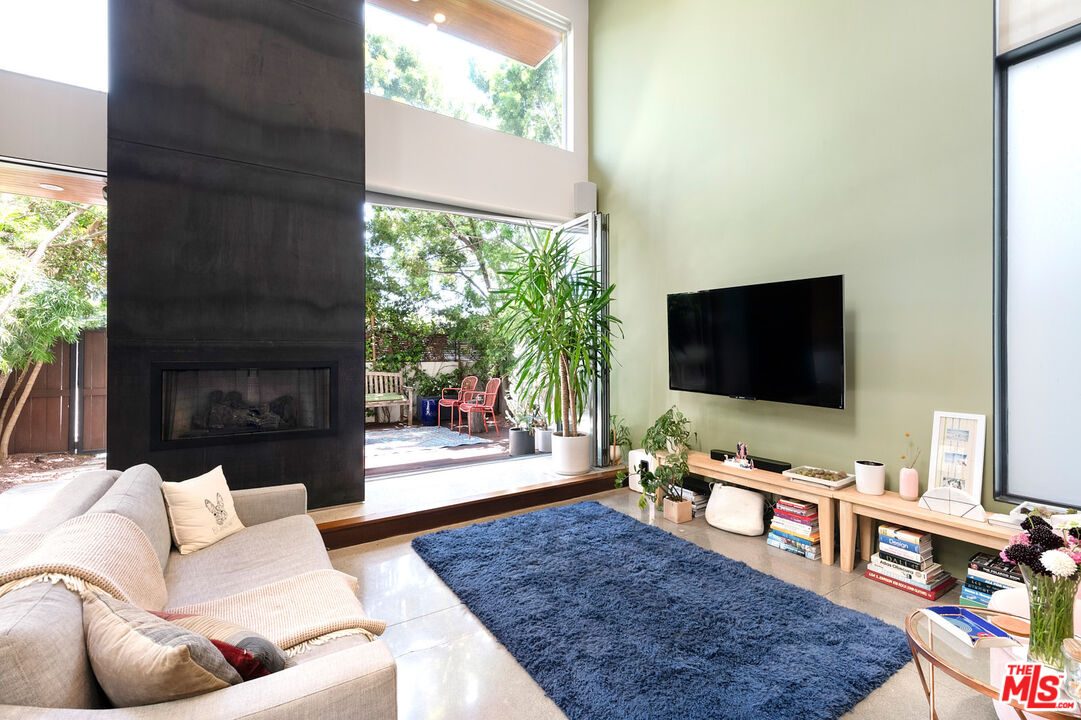 417 Venice Way
