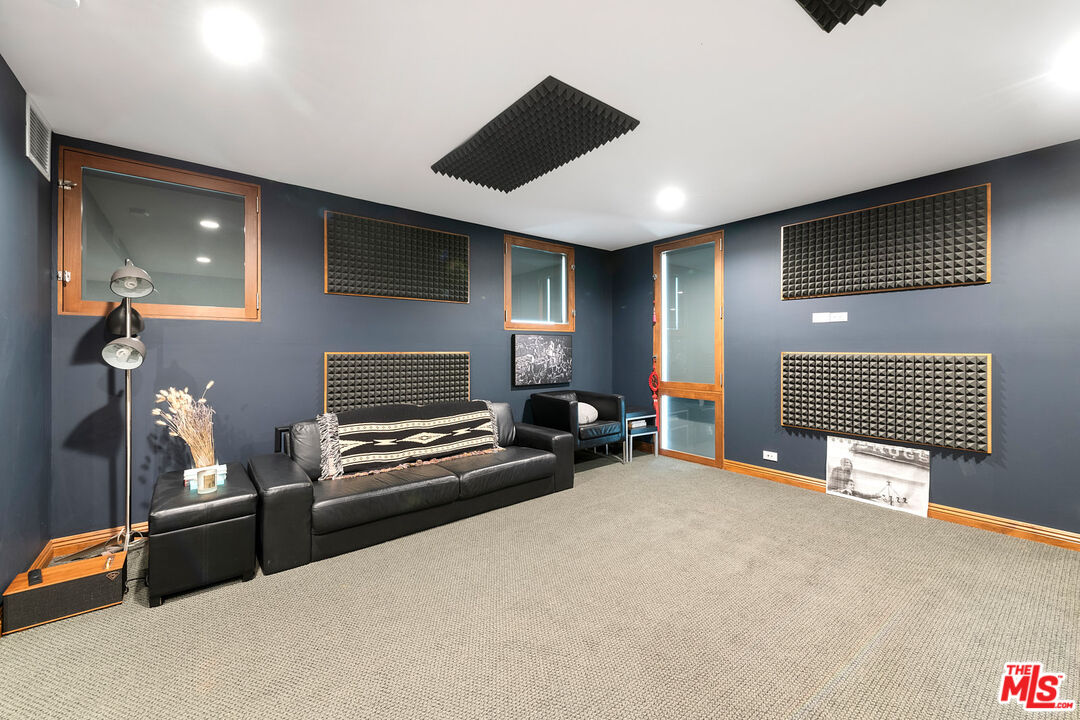417 Venice Way