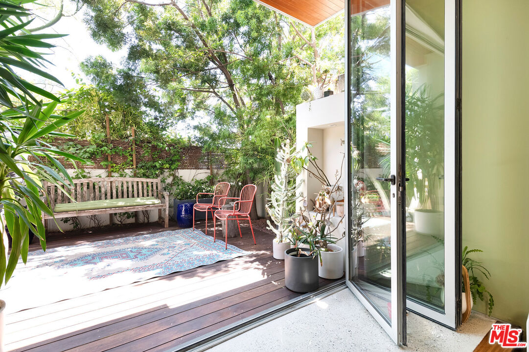 417 Venice Way