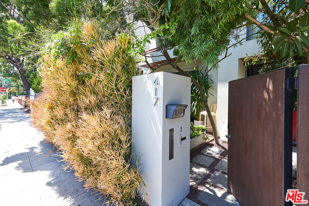 417 Venice Way