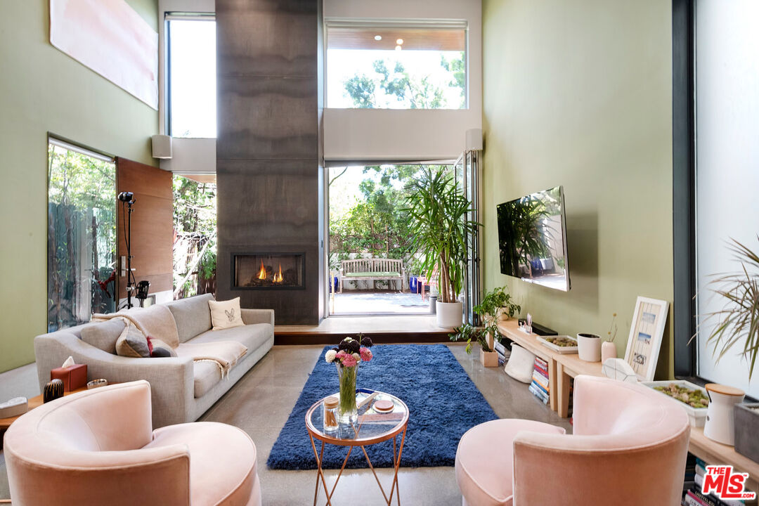 417 Venice Way
