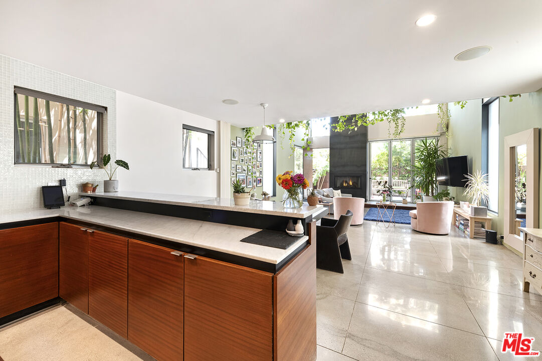 417 Venice Way
