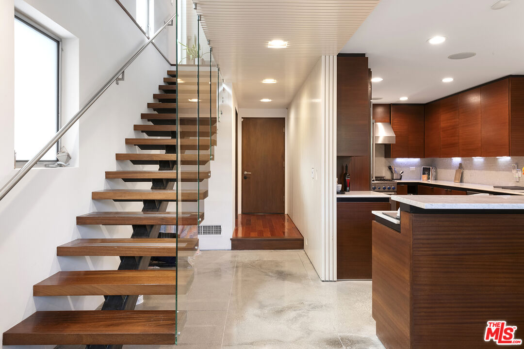 417 Venice Way