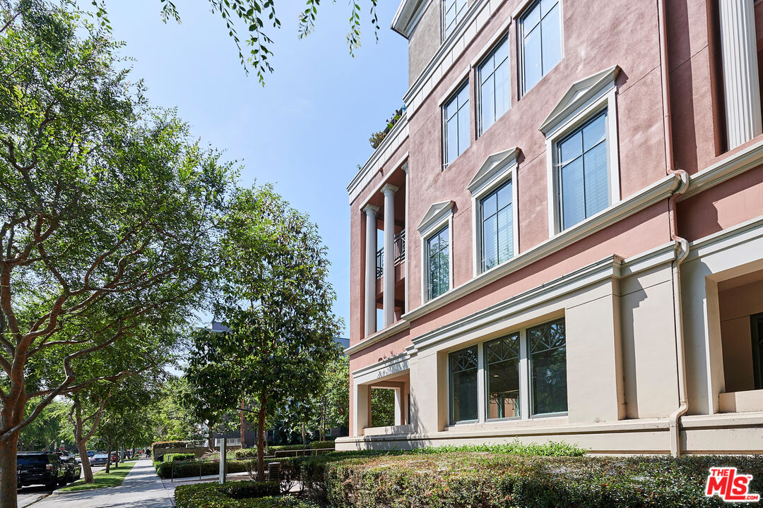 6241 Crescent Park Unit: 109