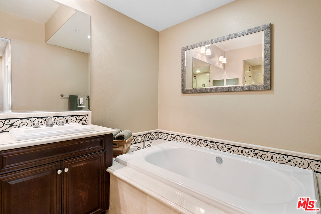 6241 Crescent Park Unit: 109