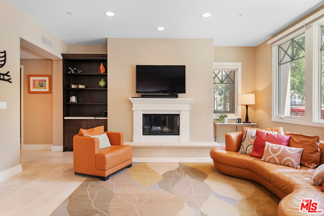 6241 Crescent Park Unit: 109