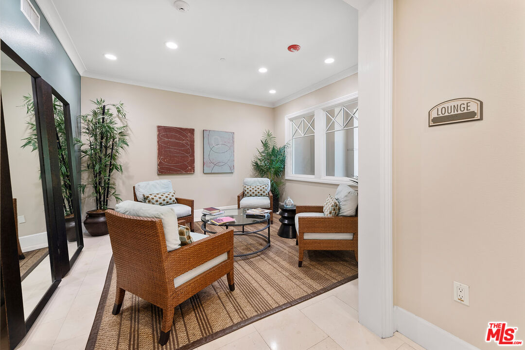 6241 Crescent Park Unit: 109