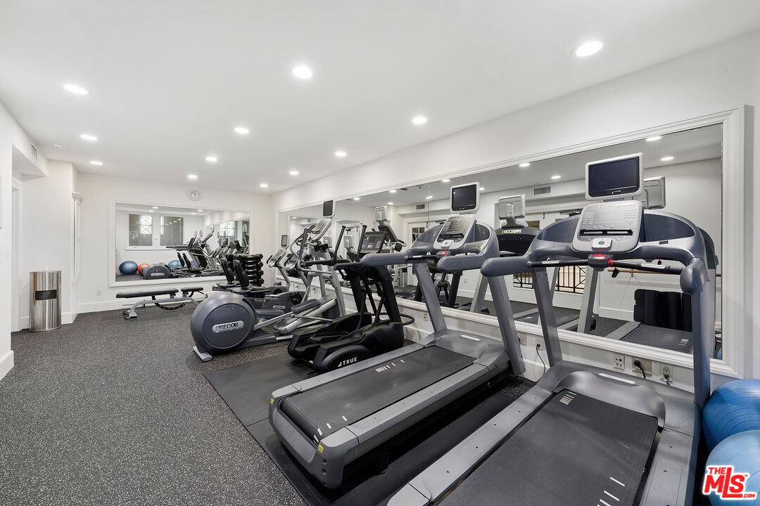 6241 Crescent Park Unit: 109