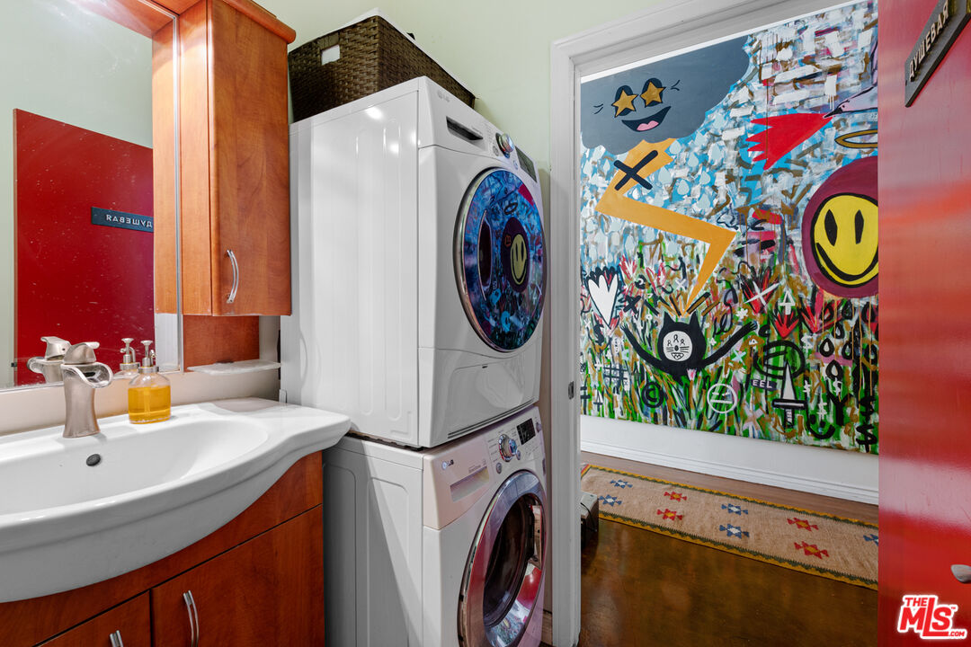 312 W 5th St Unit: 216