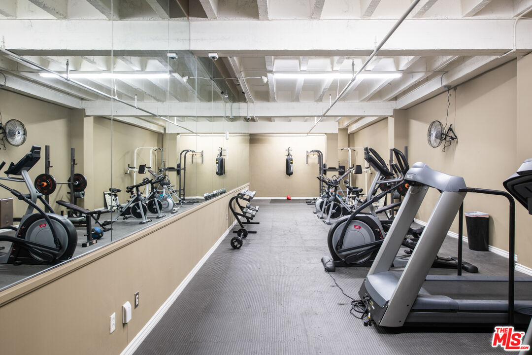 312 W 5th St Unit: 216