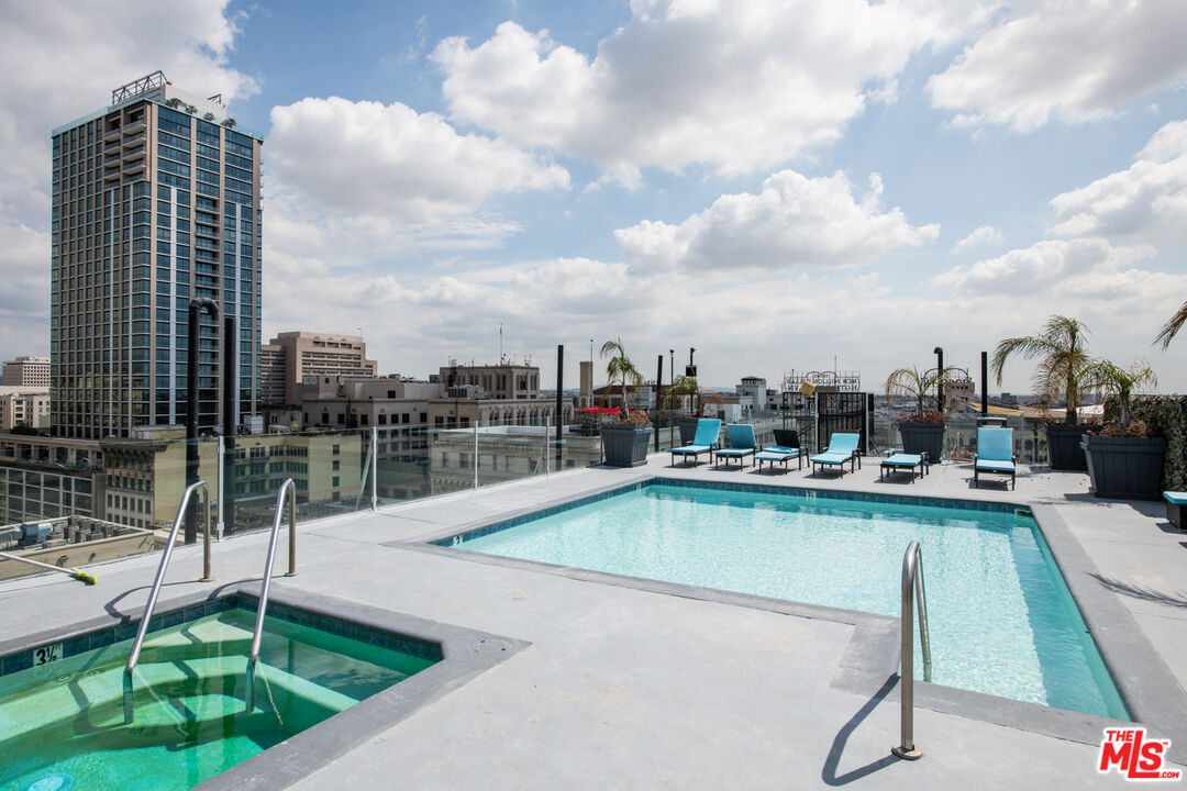 312 W 5th St Unit: 216